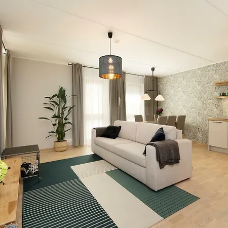 Cozy, 2 Bedroom With Free Parking *